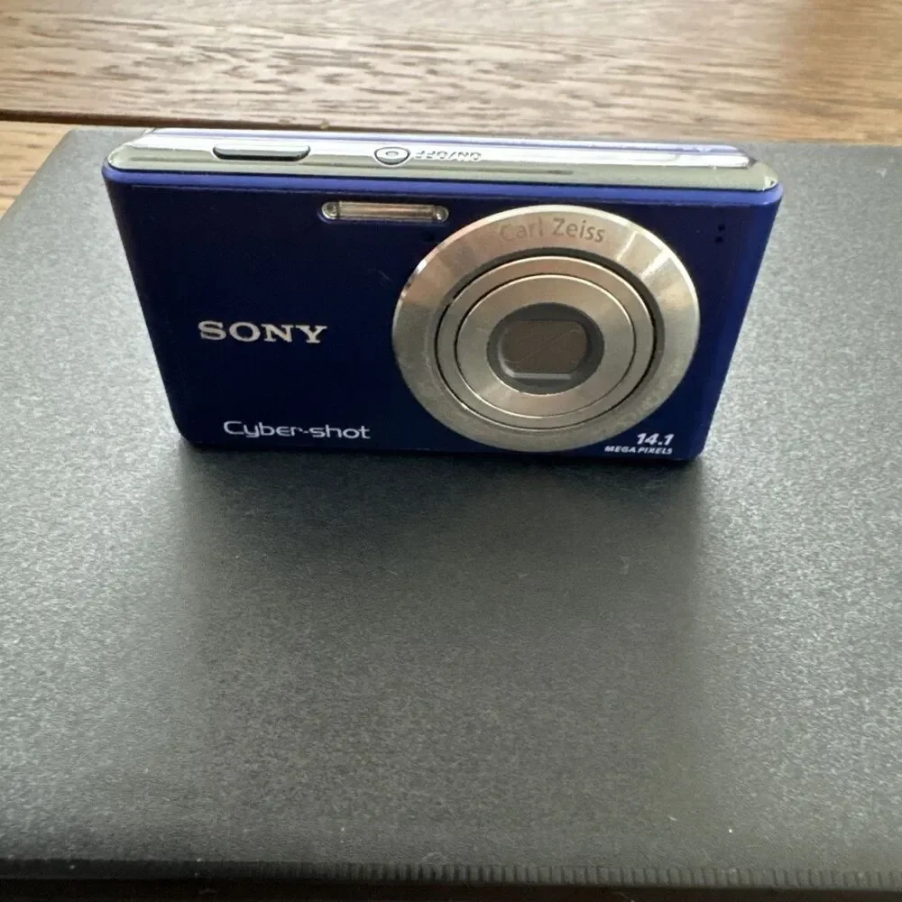 Sony Cyber-shot DSC-W530 14.1MP Digital Camera Blue 4x Optical Zoom Carl Zeiss